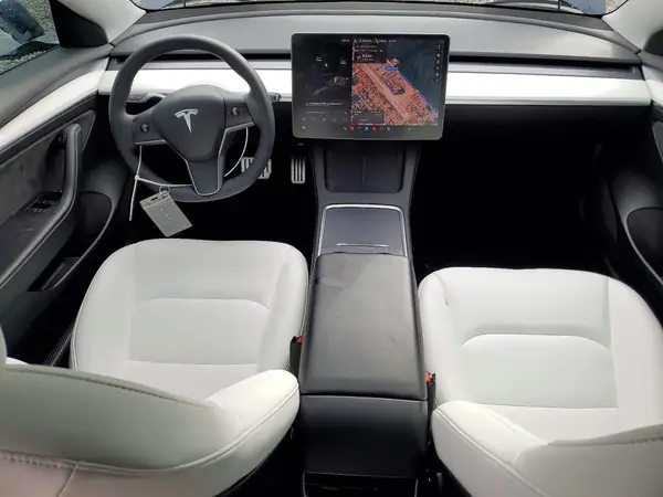5YJ3E1EAXMF018910 2021 TESLA MODEL 3 - Image 8