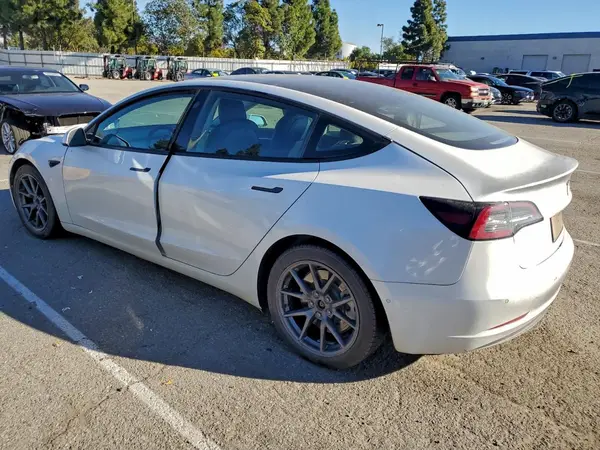 5YJ3E1EAXMF027039 2021 TESLA MODEL 3 - Image 2