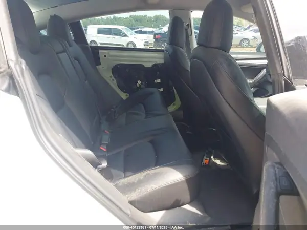 5YJ3E1EAXMF031690 2021 TESLA MODEL 3 - Image 8