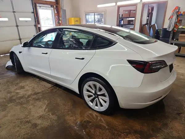 5YJ3E1EAXMF043886 2021 TESLA MODEL 3 - Image 2