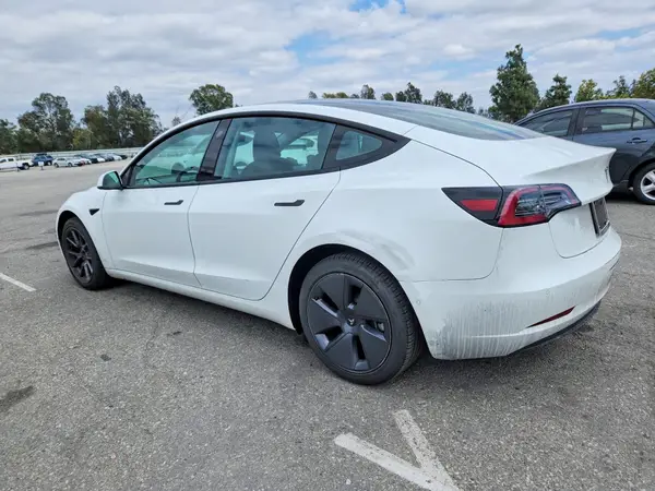 5YJ3E1EAXMF052099 2021 TESLA MODEL 3 - Image 2