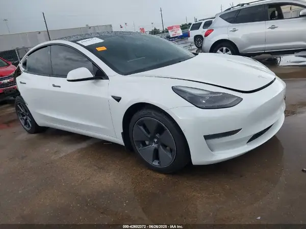 5YJ3E1EAXMF052667 2021 TESLA MODEL 3 - Image 1