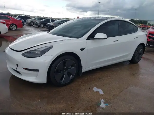 5YJ3E1EAXMF052667 2021 TESLA MODEL 3 - Image 2