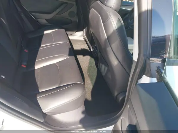 5YJ3E1EAXMF060011 2021 TESLA MODEL 3 - Image 8