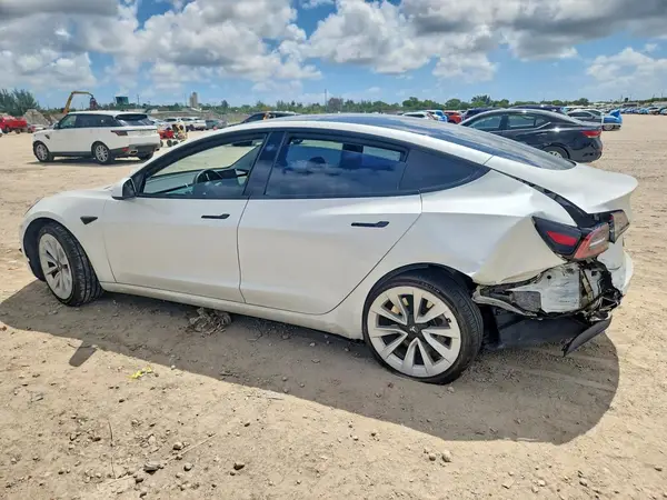 5YJ3E1EAXMF062227 2021 TESLA MODEL 3 - Image 2