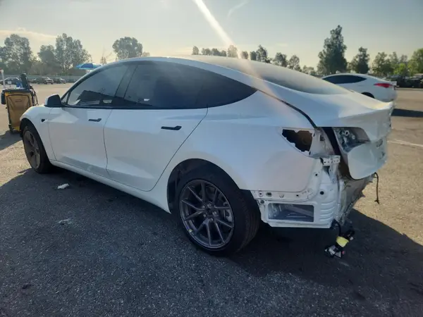 5YJ3E1EAXMF063555 2021 TESLA MODEL 3 - Image 2