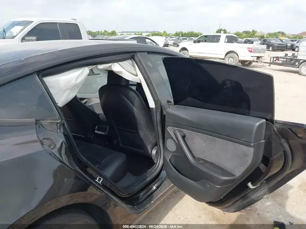 5YJ3E1EAXMF064348 2021 TESLA MODEL 3 - Image 8