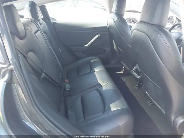 5YJ3E1EAXMF064463 2021 TESLA MODEL 3 - Image 8