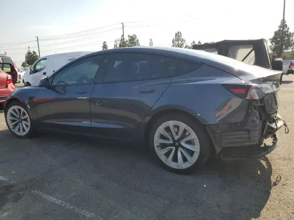 5YJ3E1EAXMF069050 2021 TESLA MODEL 3 - Image 2