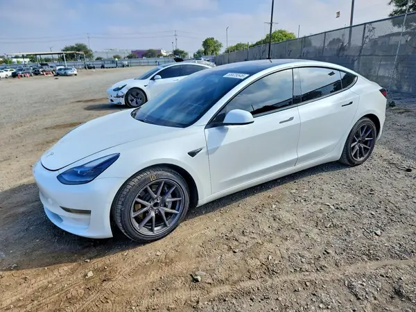 5YJ3E1EAXMF077374 2021 TESLA MODEL 3 - Image 1