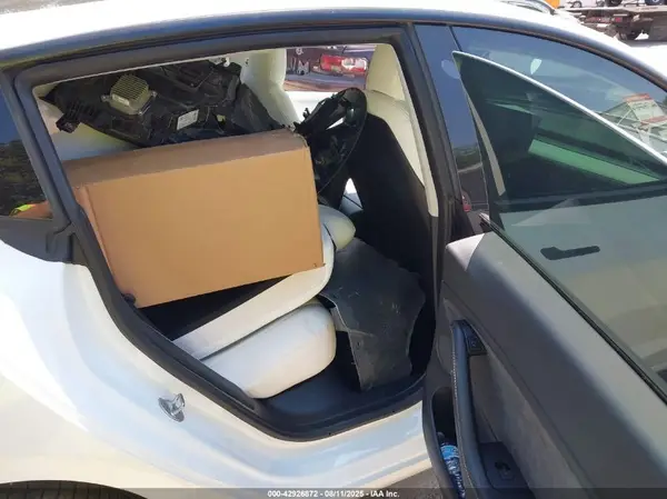 5YJ3E1EAXMF083269 2021 TESLA MODEL 3 - Image 8