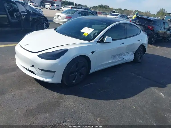 5YJ3E1EAXMF083661 2021 TESLA MODEL 3 - Image 2