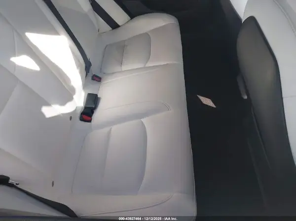 5YJ3E1EAXMF083661 2021 TESLA MODEL 3 - Image 8