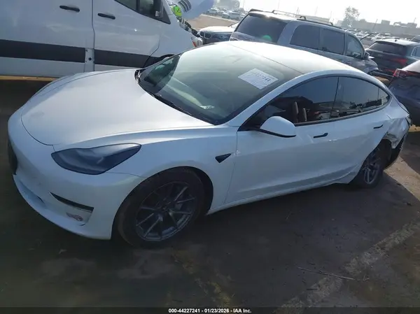 5YJ3E1EAXMF095762 2021 TESLA MODEL 3 - Image 2