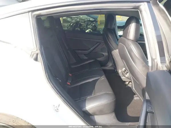 5YJ3E1EAXMF095762 2021 TESLA MODEL 3 - Image 8