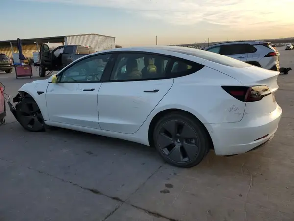 5YJ3E1EAXMF097737 2021 TESLA MODEL 3 - Image 2