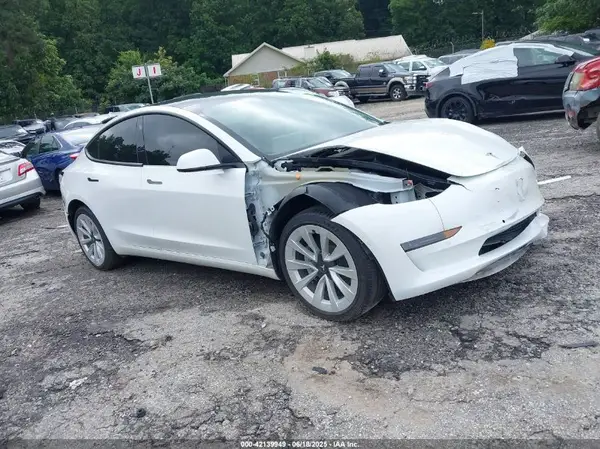 5YJ3E1EAXMF099245 2021 TESLA MODEL 3 - Image 1