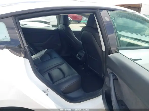 5YJ3E1EAXMF100457 2021 TESLA MODEL 3 - Image 8