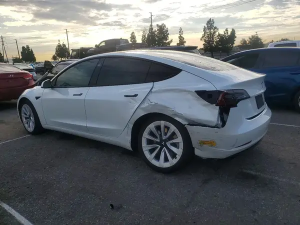 5YJ3E1EAXMF100944 2021 TESLA MODEL 3 - Image 2