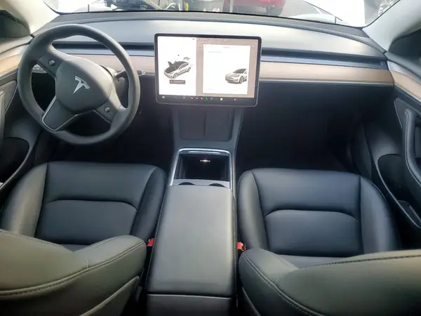 5YJ3E1EAXMF100944 2021 TESLA MODEL 3 - Image 8