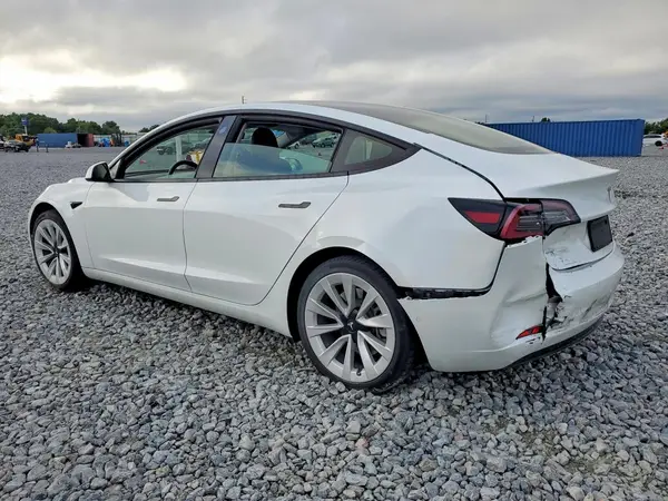 5YJ3E1EAXMF856760 2021 TESLA MODEL 3 - Image 2