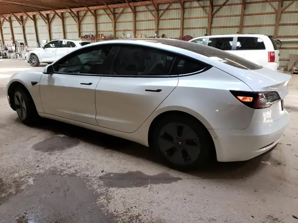 5YJ3E1EAXMF861859 2021 TESLA MODEL 3 - Image 2