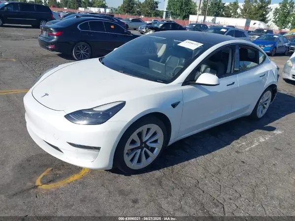 5YJ3E1EAXMF870304 2021 TESLA MODEL 3 - Image 2