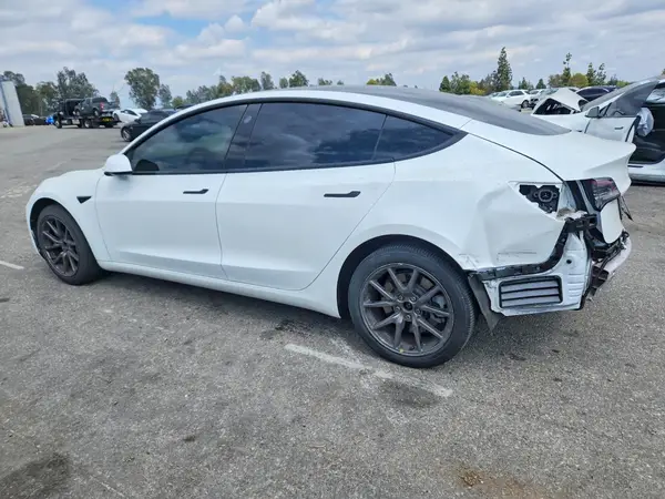 5YJ3E1EAXMF871016 2021 TESLA MODEL 3 - Image 2
