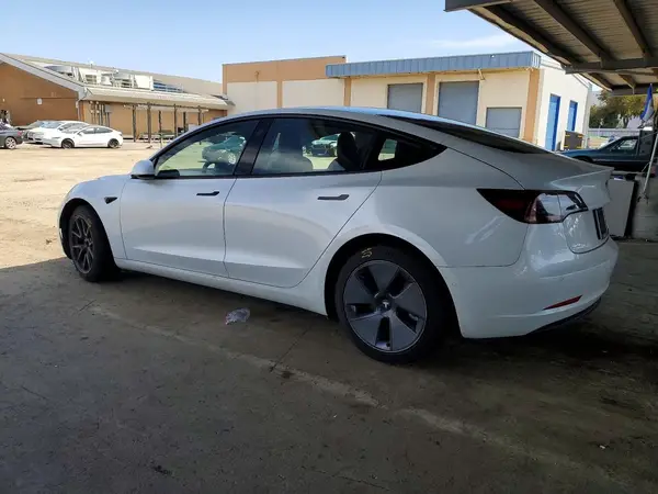 5YJ3E1EAXMF874109 2021 TESLA MODEL 3 - Image 2
