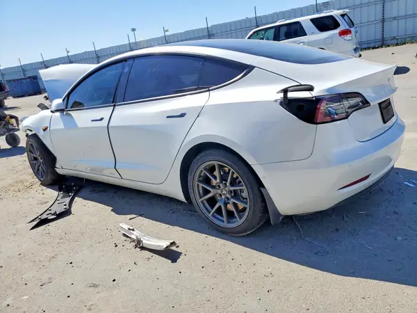 5YJ3E1EAXMF874482 2021 TESLA MODEL 3 - Image 2