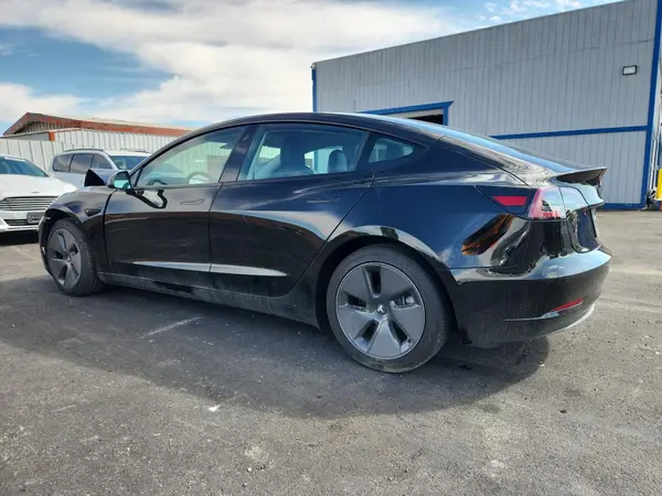 5YJ3E1EAXMF875714 2021 TESLA MODEL 3 - Image 2