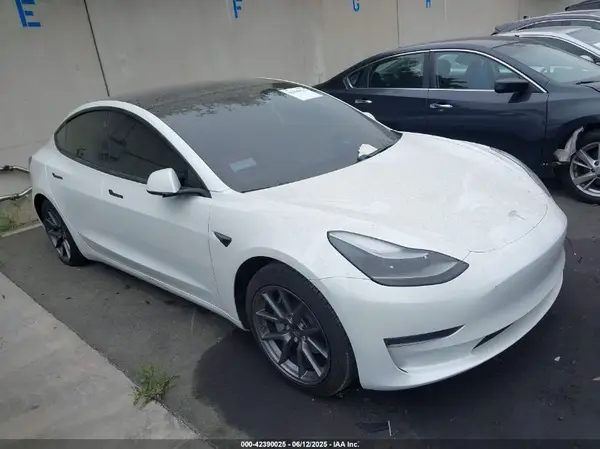 5YJ3E1EAXMF876961 2021 TESLA MODEL 3 - Image 1