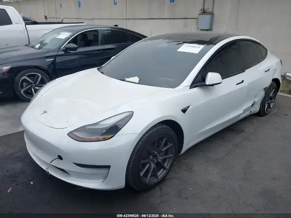 5YJ3E1EAXMF876961 2021 TESLA MODEL 3 - Image 2