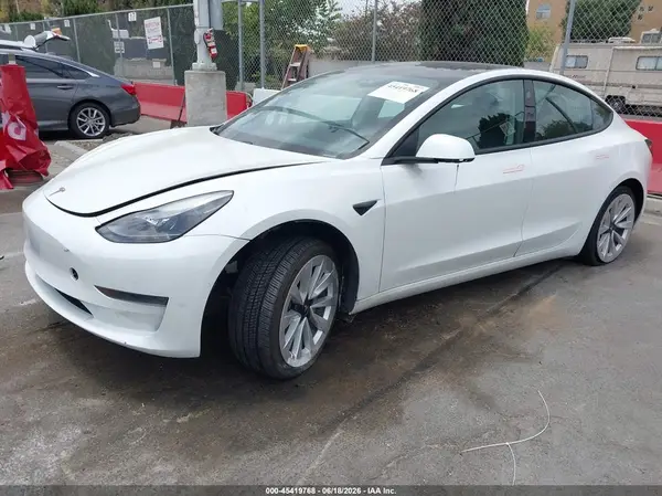 5YJ3E1EAXMF908257 2021 TESLA MODEL 3 - Image 2