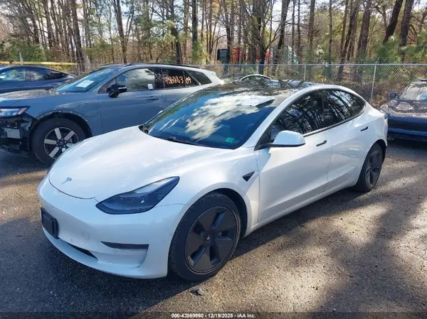 5YJ3E1EAXMF915273 2021 TESLA MODEL 3 - Image 2