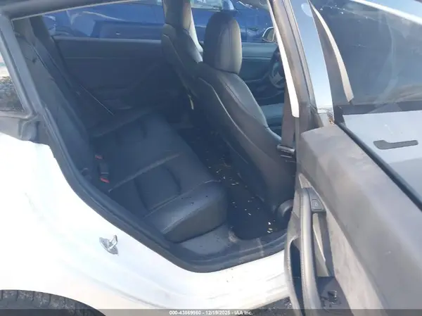 5YJ3E1EAXMF915273 2021 TESLA MODEL 3 - Image 8