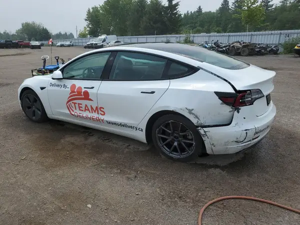 5YJ3E1EAXMF918528 2021 TESLA MODEL 3 - Image 2