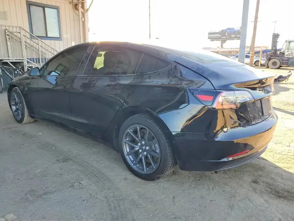 5YJ3E1EAXMF928783 2021 TESLA MODEL 3 - Image 2