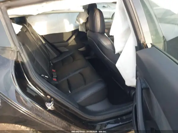 5YJ3E1EAXMF929562 2021 TESLA MODEL 3 - Image 8