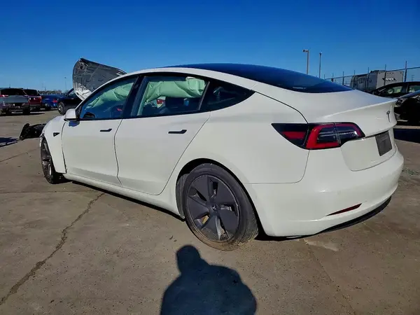 5YJ3E1EAXMF939475 2021 TESLA MODEL 3 - Image 2