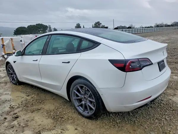 5YJ3E1EAXMF981936 2021 TESLA MODEL 3 - Image 2