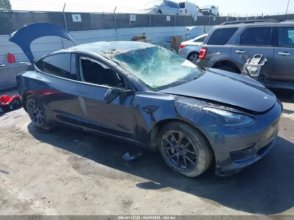 5YJ3E1EAXMF982441 2021 TESLA MODEL 3 - Image 1