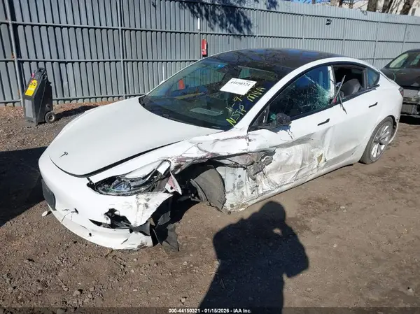 5YJ3E1EAXMF987008 2021 TESLA MODEL 3 - Image 2