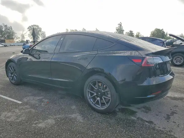 5YJ3E1EAXMF997683 2021 TESLA MODEL 3 - Image 2