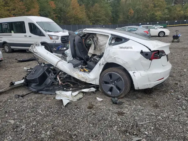 5YJ3E1EAXNF101318 2022 TESLA MODEL 3 - Image 2