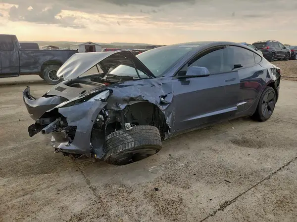 5YJ3E1EAXNF102775 2022 TESLA MODEL 3 - Image 1
