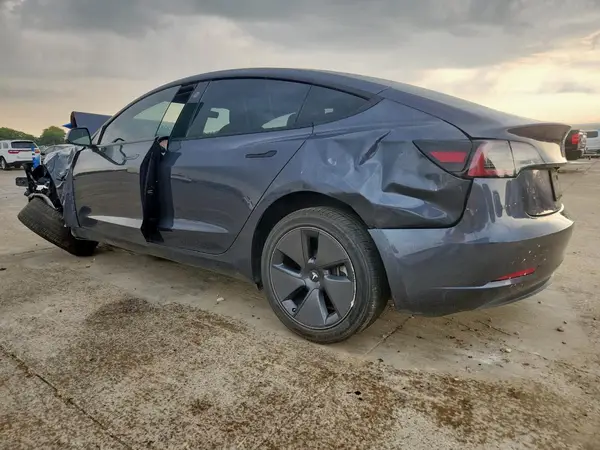 5YJ3E1EAXNF102775 2022 TESLA MODEL 3 - Image 2