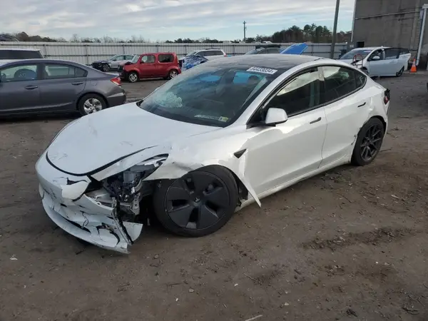 5YJ3E1EAXNF119012 2022 TESLA MODEL 3 - Image 1
