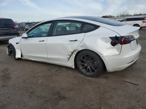 5YJ3E1EAXNF119012 2022 TESLA MODEL 3 - Image 2
