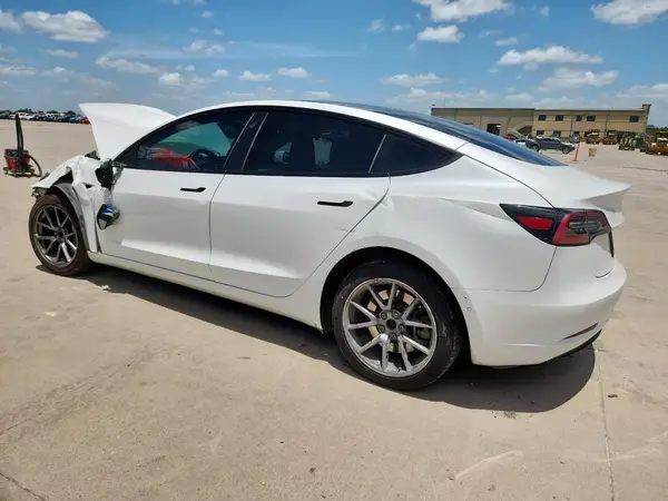 5YJ3E1EAXNF121570 2022 TESLA MODEL 3 - Image 2